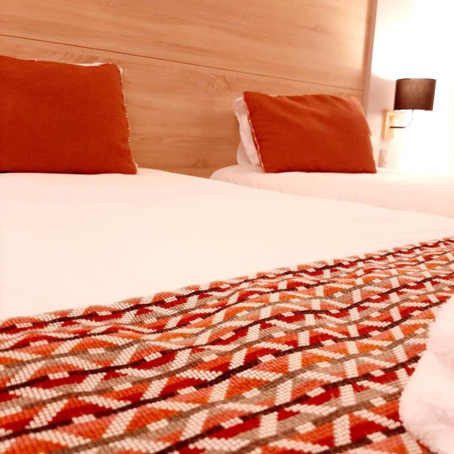Logis Hotel Relais Saint Jacques - Chateauroux Deols Екстер'єр фото
