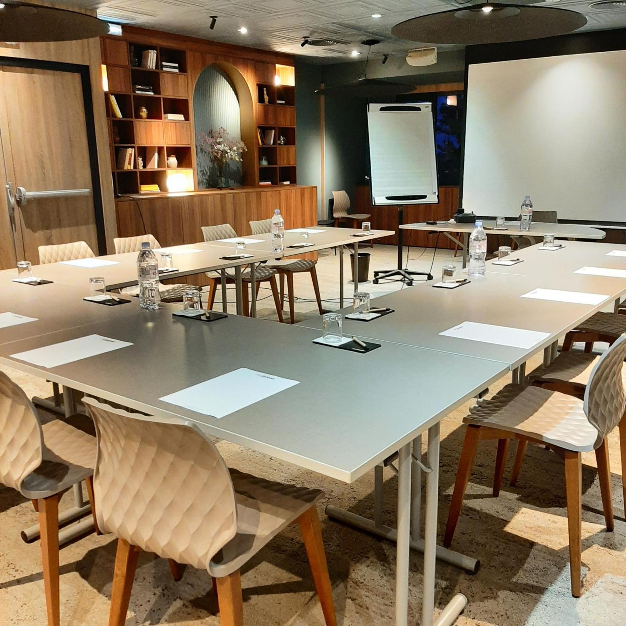 Logis Hotel Relais Saint Jacques - Chateauroux Deols Екстер'єр фото