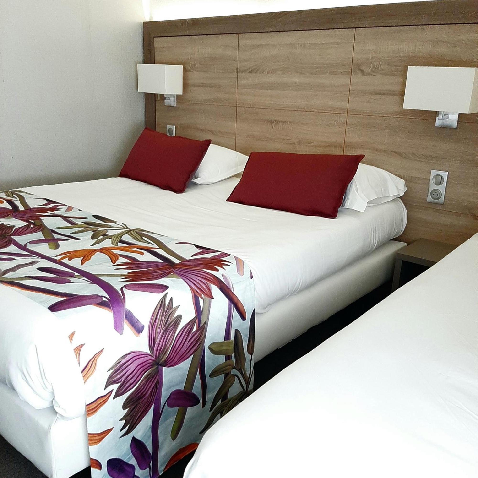 Logis Hotel Relais Saint Jacques - Chateauroux Deols Екстер'єр фото